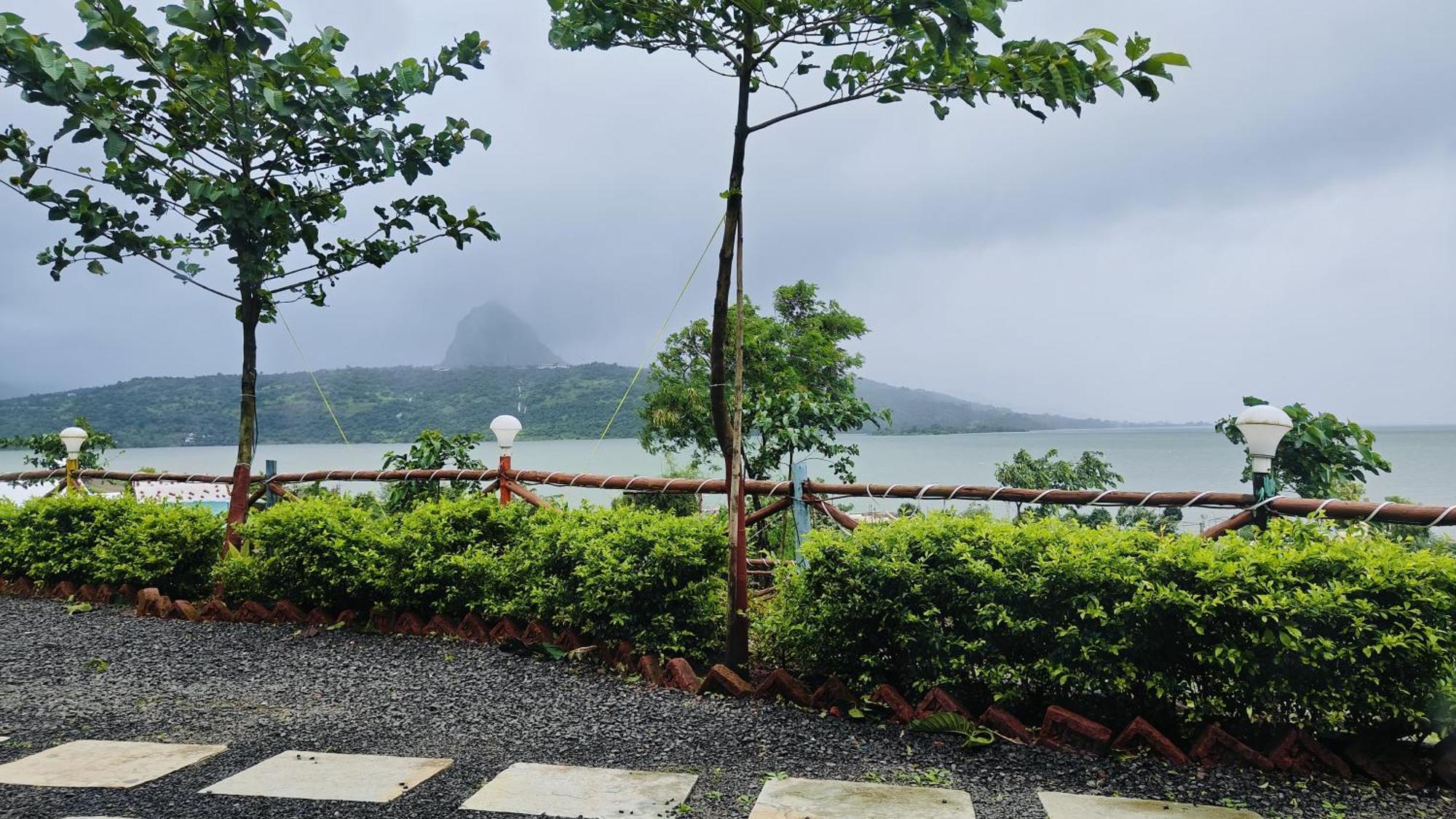 Shelby Pawana Lake Cottages & Camping Tents Lonavala Exterior photo